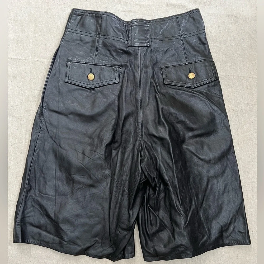 Rare 1980s Mondi Black Leather Jacket + Culotte Shorts Set - Picture 6 of 16